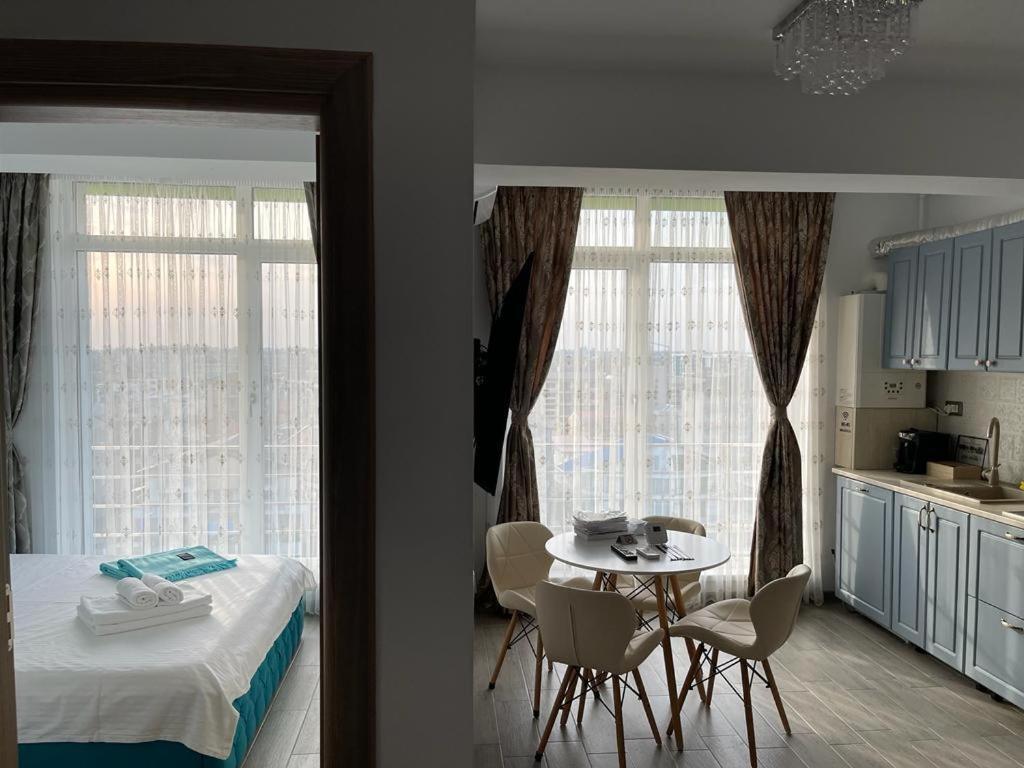 Michael By The Sea - Alezzi Beach Resort นาโวดาริ ภายนอก รูปภาพ