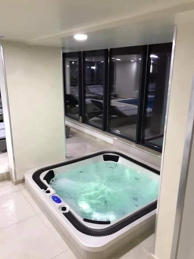 Michael By The Sea - Alezzi Beach Resort นาโวดาริ ภายนอก รูปภาพ